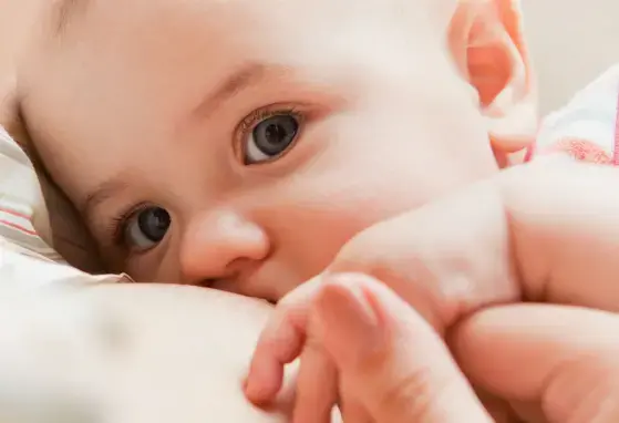 breastfeeding_landscape_shutterstock_118667500 (news)